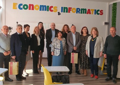 Кандидат студентски изпит за прием в УНСС ще се проведе в НПГ „Димитър Талев”